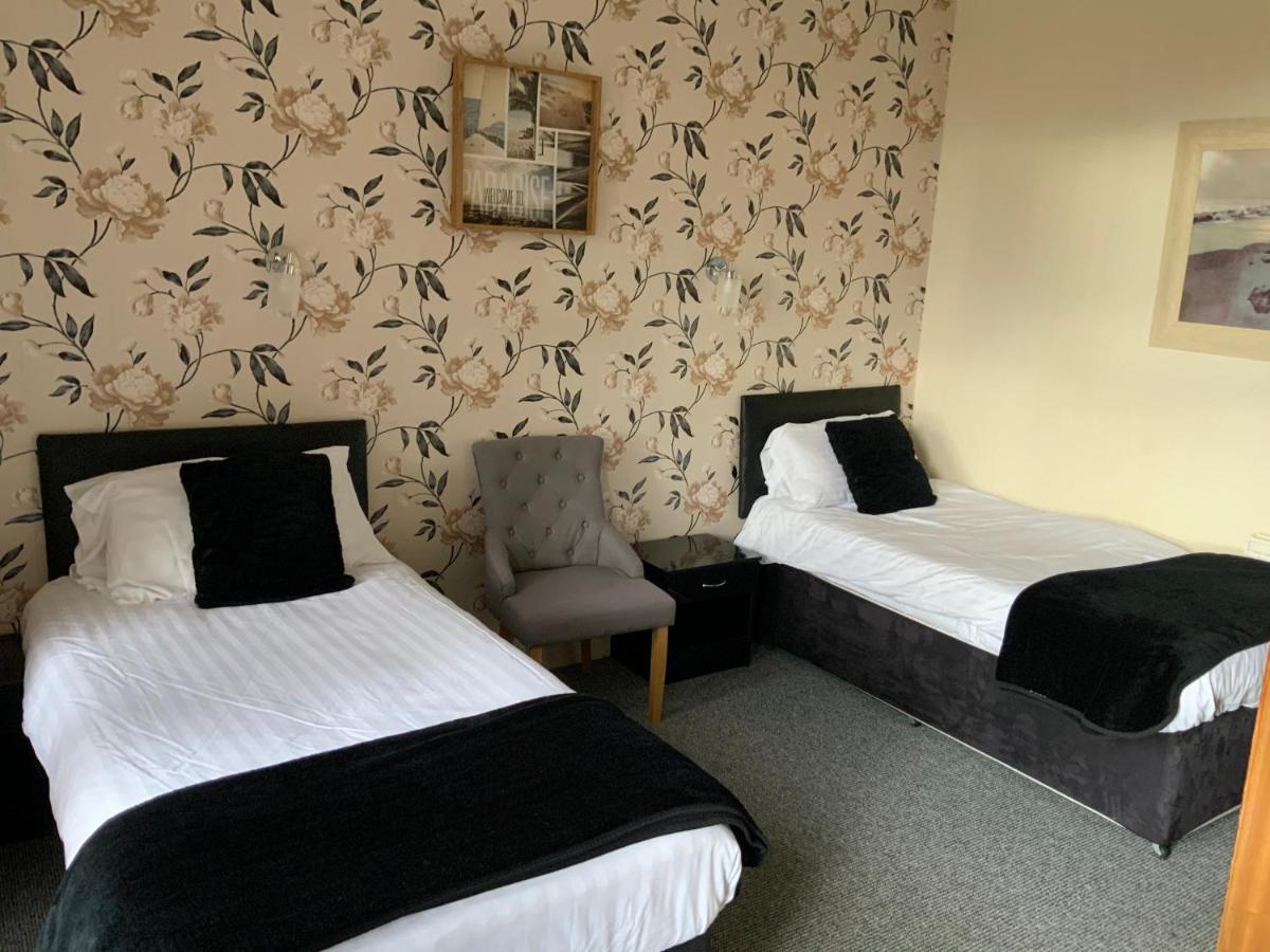 The Spread Eagle Hotel Манчестър Екстериор снимка